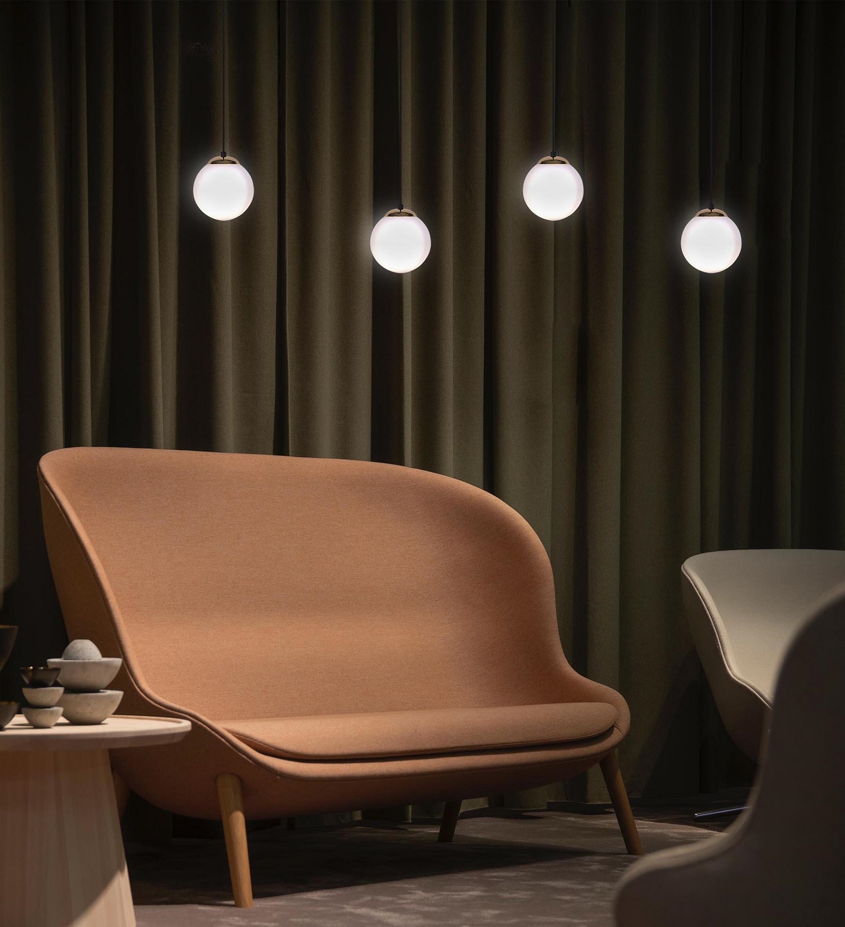 Lampa wisząca z białym matowym kloszem K-4910 z serii ISLA polskiego producenta | Kaja Oświetlenie