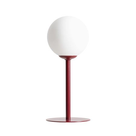 Prosta, czerwona lampka stojąca z mlecznym kloszem 1080B15 z serii PINNE