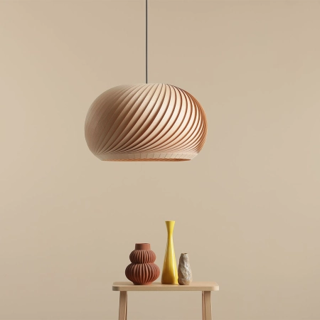 Dekoracyjna lampa wisząca z drewnianym kloszem 1110G_L z serii NATURE wizualizacja