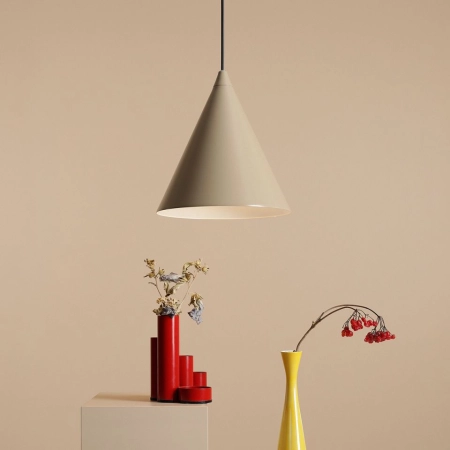 Minimalistyczna lampa wisząca, bezowy stożek 1108G17 z serii FORM 4