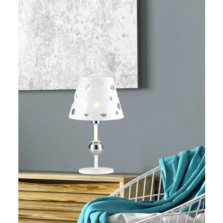 Lampka stołowa biała ozdobna z abażurem LEDEA 50501111 z serii BATLEY 2