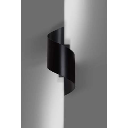 Unikalny czarny kinkiet w kształcie wstęgi 920/2 z serii SPINER