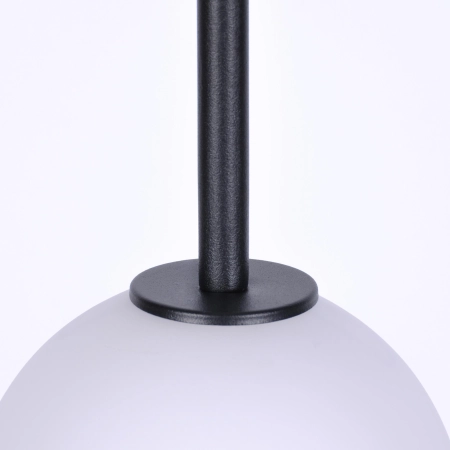 Czarna lampa wisząca z białym kloszem do sypialni K-4885 z serii FARO 3