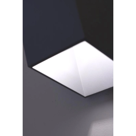 Biała lampa ścienna, asymetryczny box 625/K KR BIA z serii RUBIK 6
