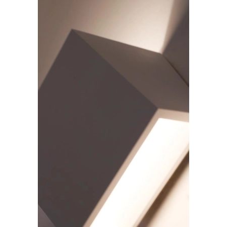 Nowoczesna, geometryczna lampa ścienna do holu 712/1 BIA z serii TIM 5