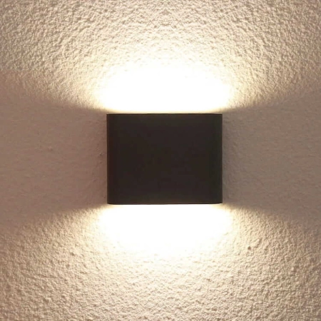 Czarna, ledowa lampa ścienna na elewację LP-1556/1W BK z serii SAPRI 2