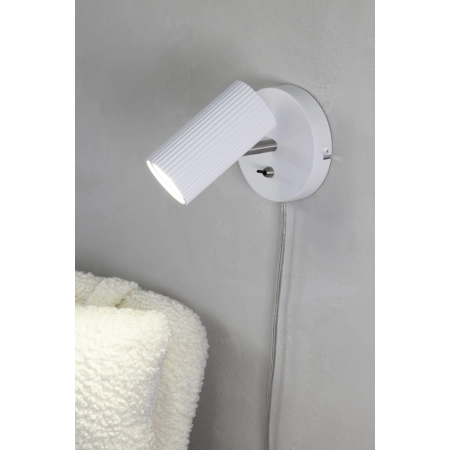 Minimalistyczna, biała lampa ścienna na kablu 108460 z serii COSTILLA - wizualizacja