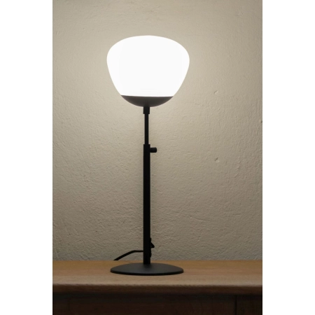Czarna, prosta lampka nocna z mlecznym kloszem 108545 z serii RISE - wizualizacja 3