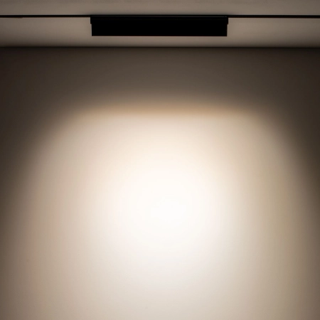 Szeroka lampa do szyny magnetycznej 1F 10151 z serii LVM FOCUS OUT LED - 2