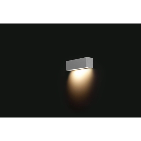 Srebrna, prosta lampa ścienna do korytarza 6354 z serii STRAIGHT WALL